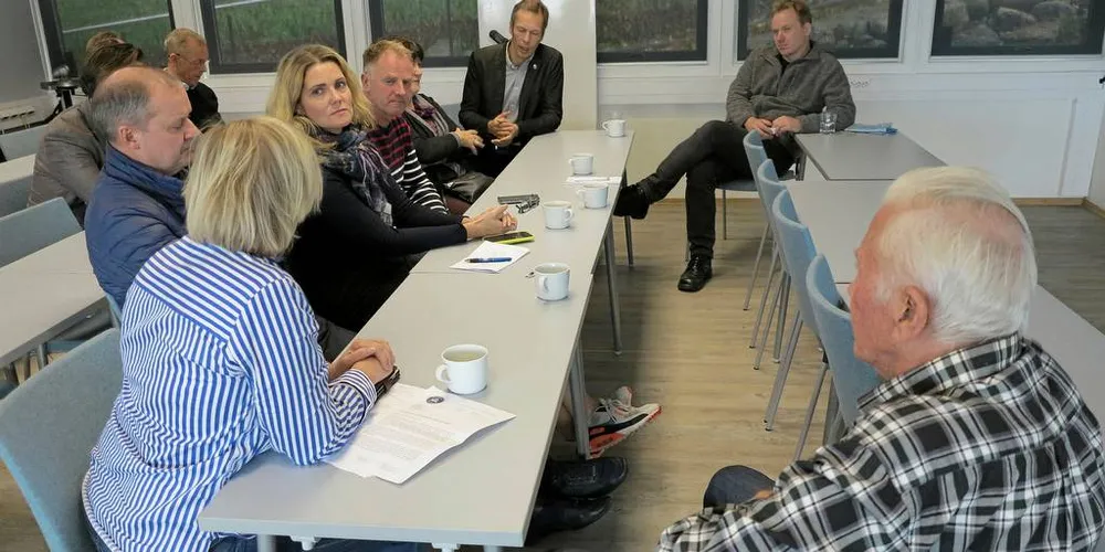 Næring møter forskere om kvoteråd fra ICES, fr v. Jonny Lokøy, Mariann Frantsen, Kristian Sandtorv, Geir Huse, Ask Økland og Johannes Hamre.Foto: Nils Torsvik