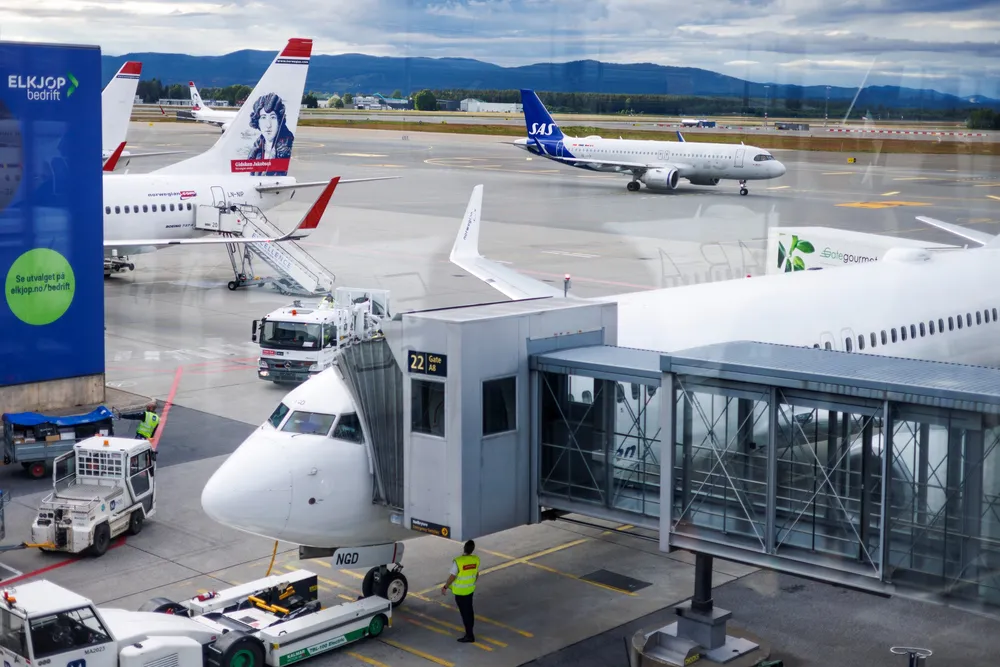 Norwegian har stasjonert fly og personell i Riga i Latvia, og vil utvide virksomheten i Øst-Europa og Baltikum de neste årene. Her er Norwegian-fly parkert på Oslo lufthavn.
