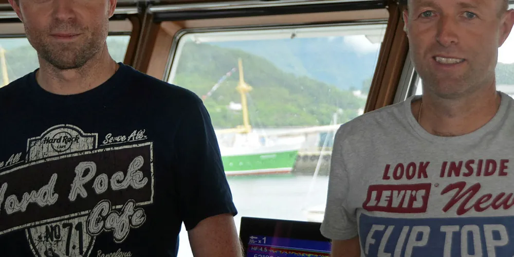 REDERE: Kristian (t.v.) og Tor-Gunnar Kransvik satset på en ekstra stor kystfiskebåt med nye «Knut Olav». Båten leverer iset sløyd fisk i kar og levende torsk i tank.