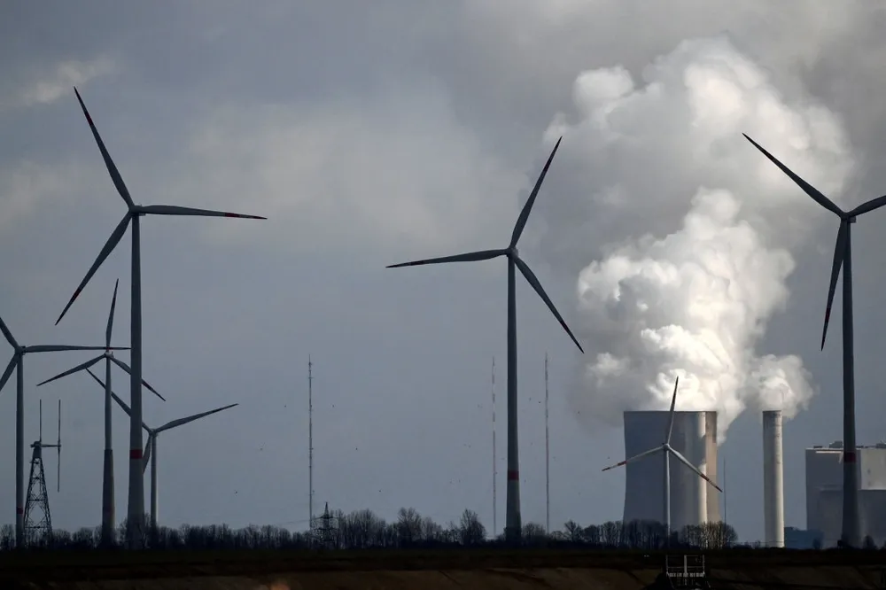 Energy transition: stronger climate policy could provide a boost to jobs in the energy sector according to new research