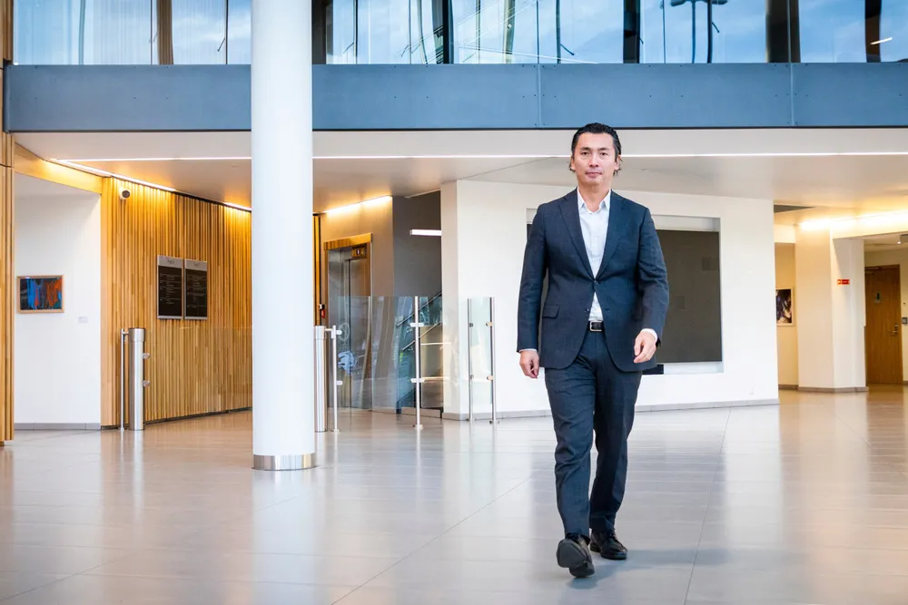 – Å få inflasjonen ned til to prosent er vanskelig uten en resesjon, sier Olav Chen, leder for allokering og globale renter i Storebrand.