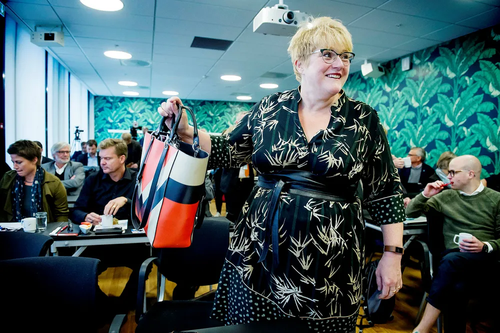 Kulturminister Trine Skei Grande sier hun må til bunns i TV 2-tallene før det kan inngås tv-avtale. Foto: Gorm K. Gaare