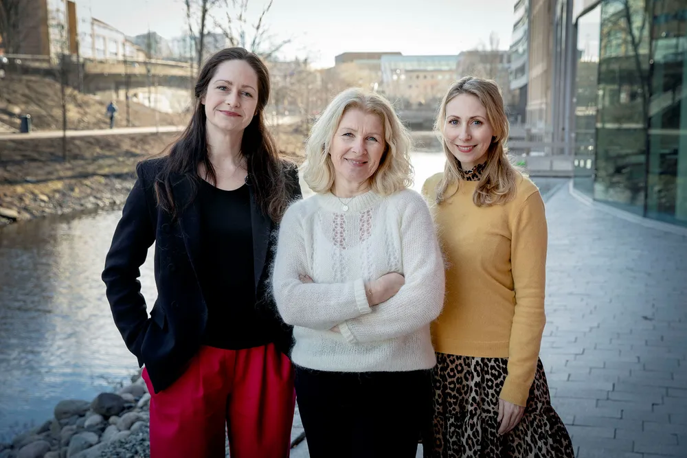 Innholdssjef Janne Johannessen (fra venstre), kommentator Anita Hoemsnes og journalist Jorun Sofie F. Aartun i Dagens Næringsliv styrer Facebook-gruppen DN Kvinner.