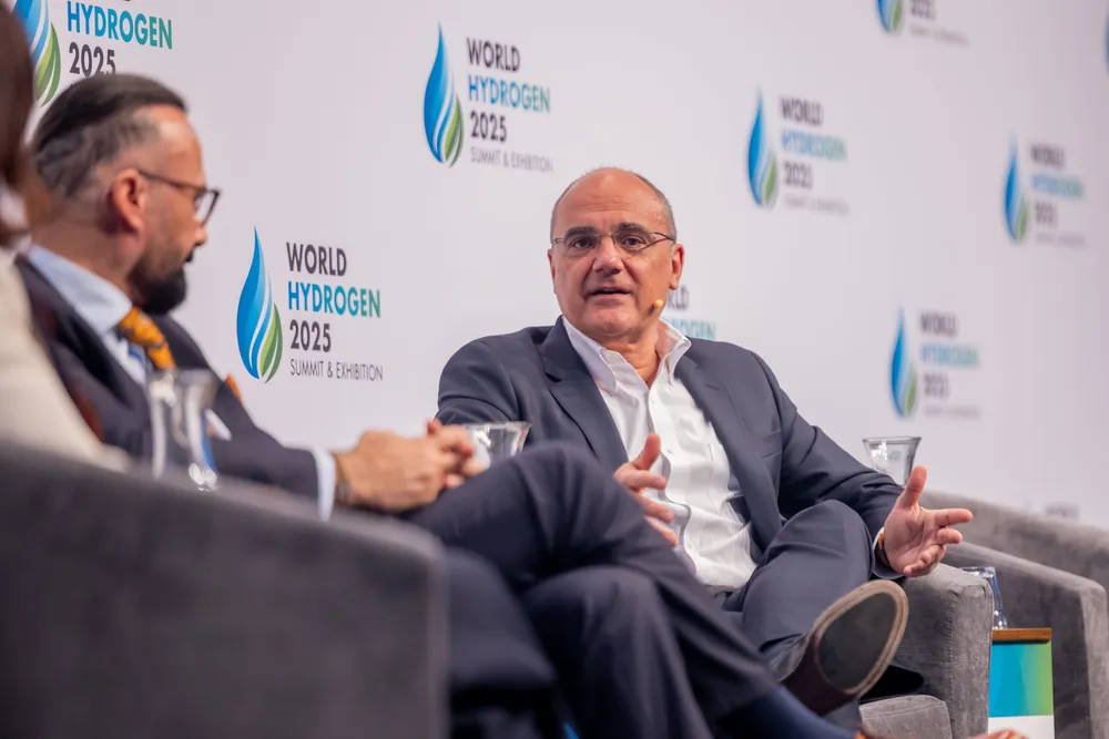 Carlos Barrasa, Moeve's executive vice-president of commercial and clean energies (right), speaking at the World Hydrogen Summit yesterday.