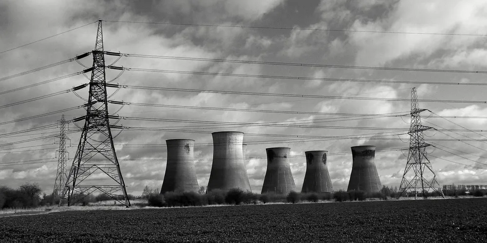 Thorpe Marsh coal station's cooling towers, since demolished.