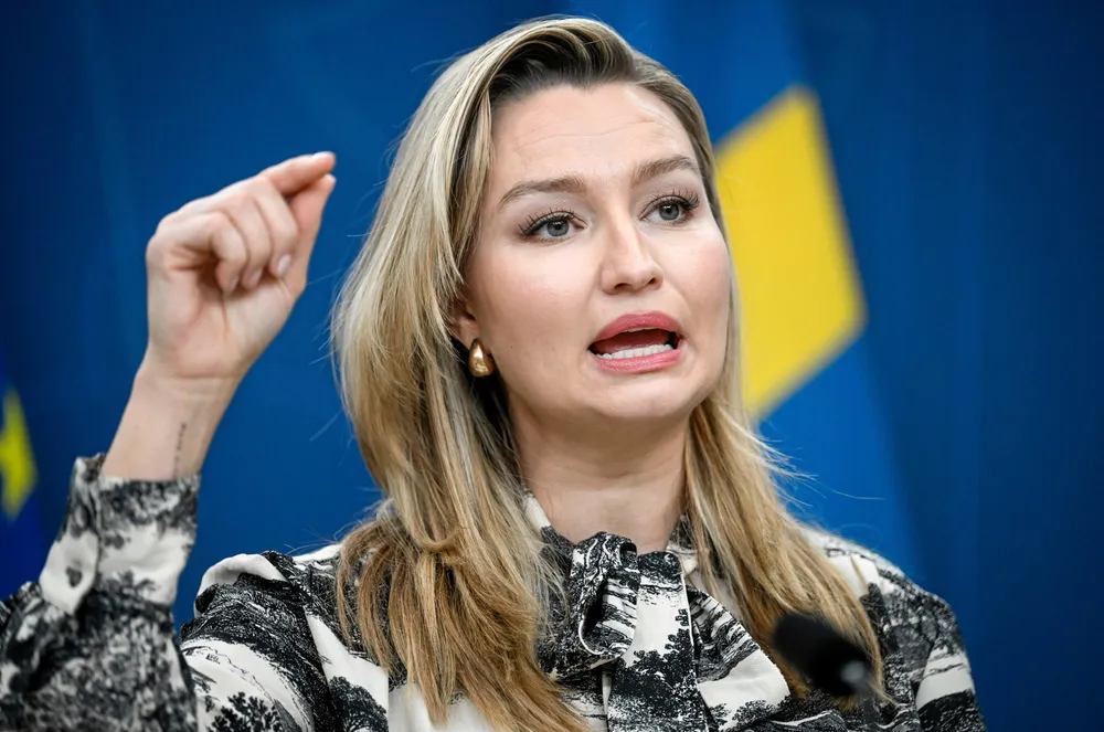– Det vil være en fullstendig katastrofe. Det kommer til å påvirke både Sverige, Danmark, Norge og Polen og ha ringvirkninger over hele energisystemet i Europa, sier den svenske energiministeren Ebba Busch om at flere norske politikere vil kutte noen av strømkablene til Danmark.