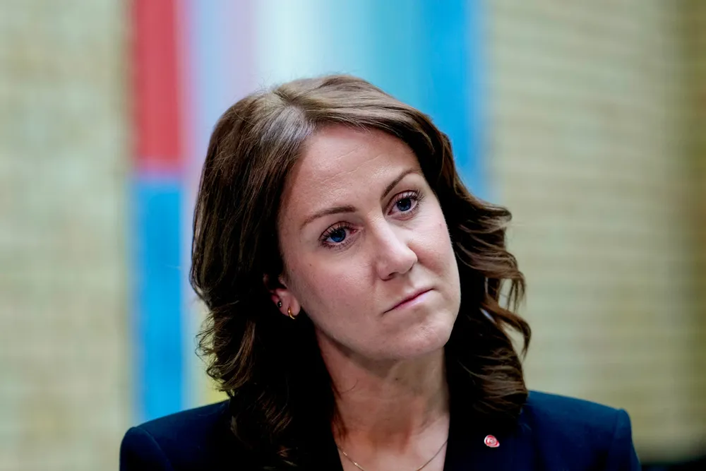 Arbeids- og inkluderingsminister Tonje Brenna var tirsdag i Stortinget for å delta i debatten om kontrollkomiteens behandling av habilitetssakene.