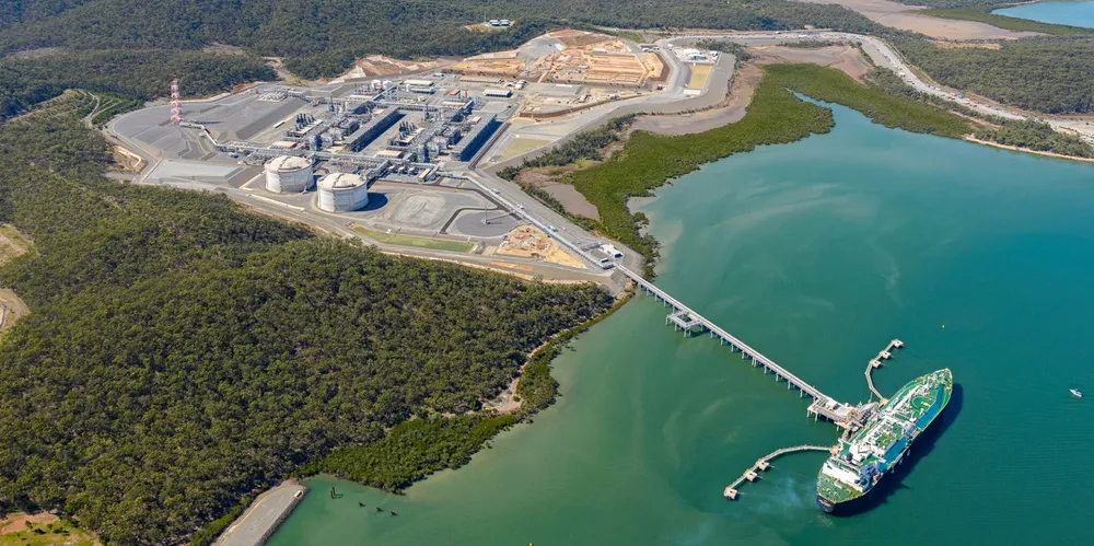 Santos LNG is selling cargoes to Glencore.