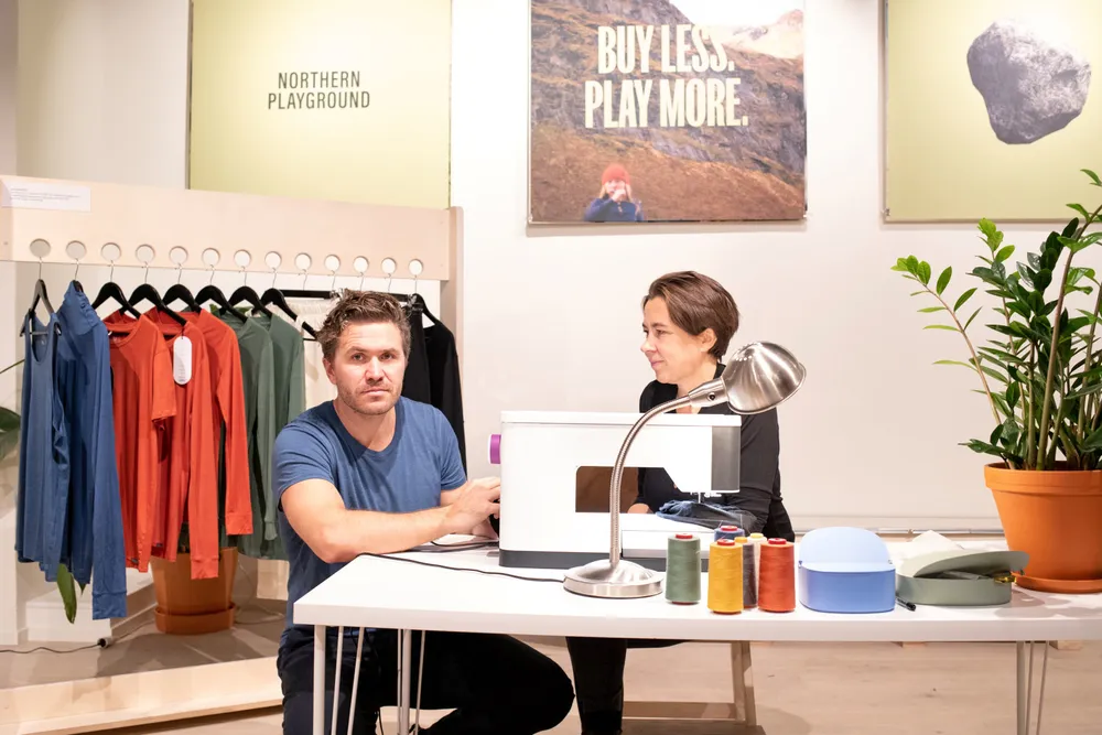 – Brevet er primært en invitasjon til de andre aktørene om å bli med oss i lobbyingen mot politikerne, sier Northern Playground-gründer Jo Egil Tobiassen. Her sammen med designer Jorunn Heggdal.