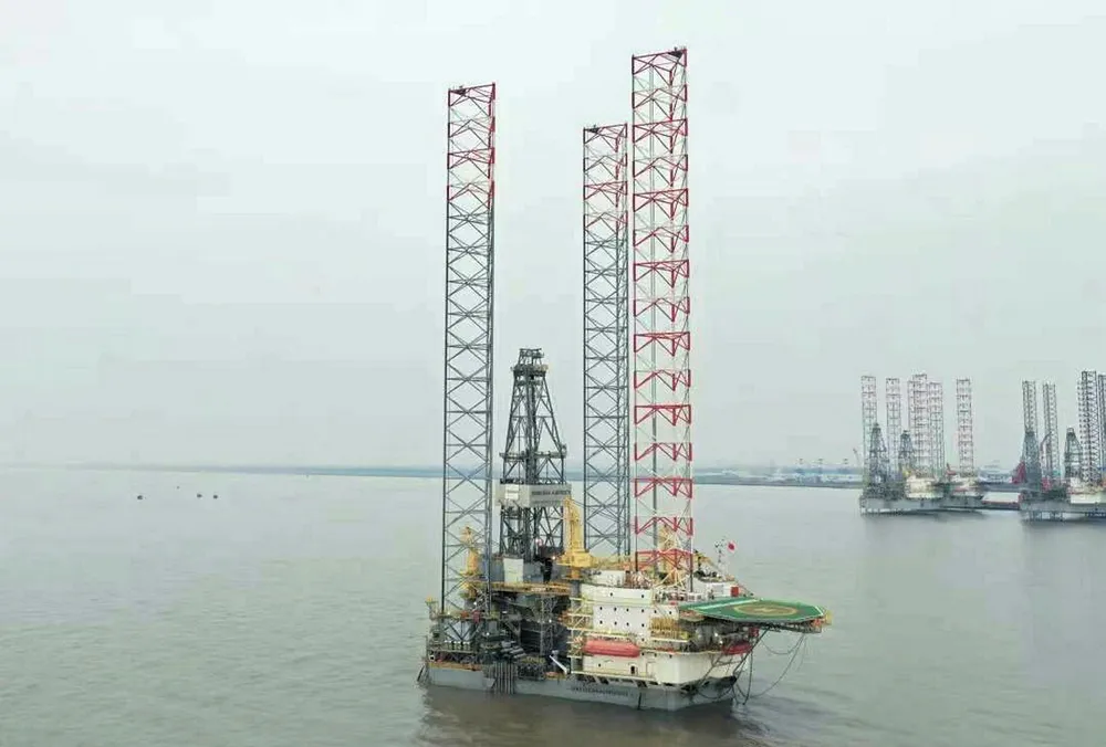SinoOcean Auspicious sails away for operation in South China Sea.