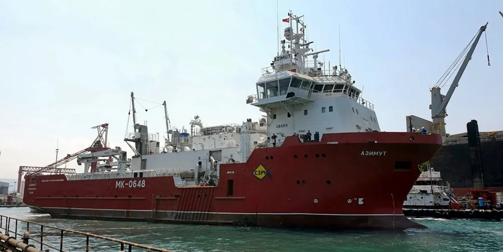 The 73-meter Azimut is the latest addition to Russia's crab fleet.