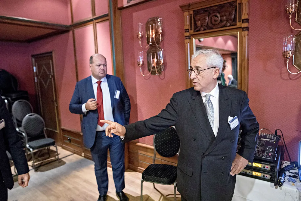 DNO-styreleder Bijan Mossavar-Rahmani venter at utbetalingene fra kurdiske myndigheter (KRG) vil øke med 30 prosent mot slutten av året, som en konsekvens av den økte eierandelen i Tawke-feltet. Her sammen med Trond Omdal (til venstre) i Pareto. Foto: Aleksander Nordahl
