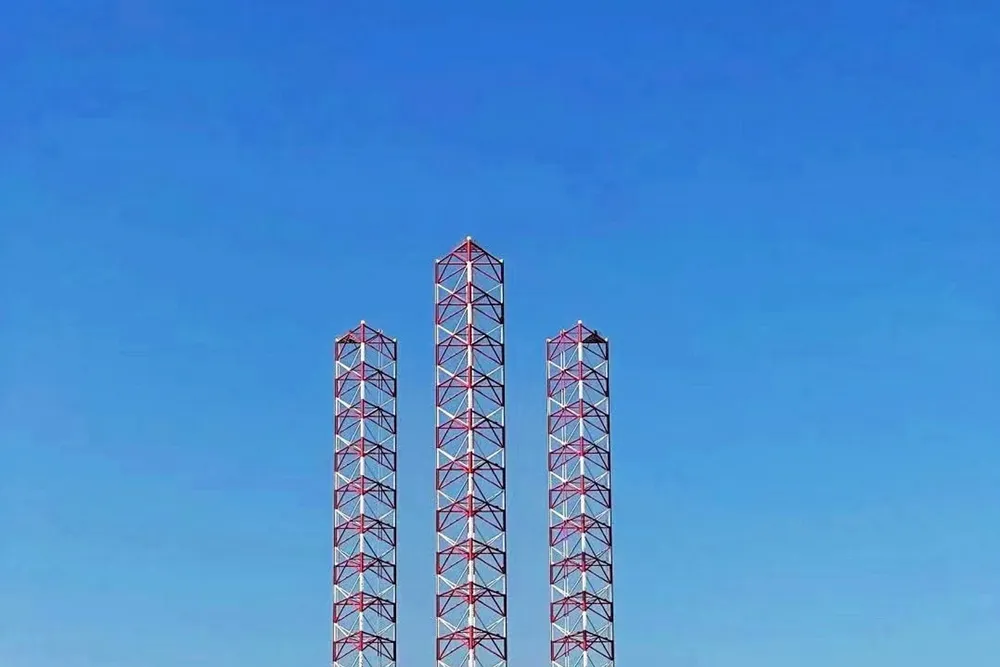 Freed: A COSL-chartered jack-up rig leaves the yard.