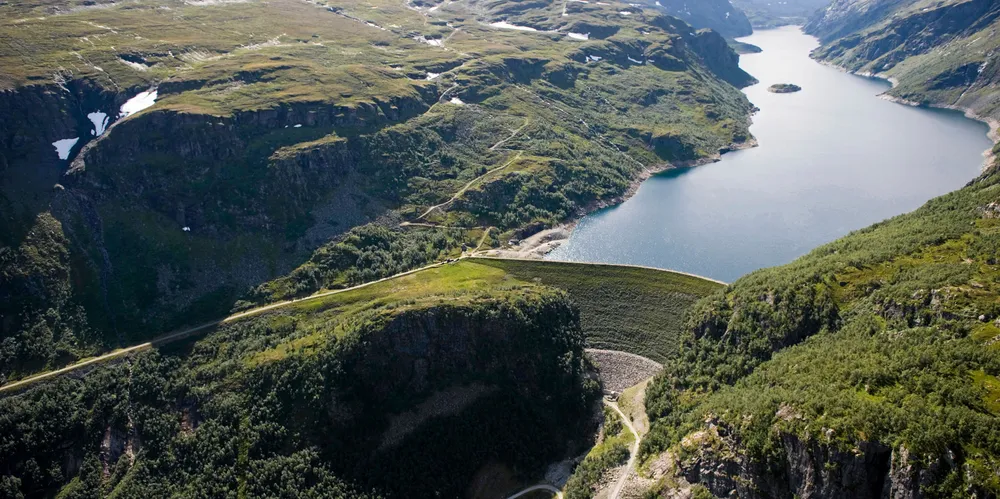 For å imøtekomme damsikkerhetsforskriften, må Viddalsdammen oppgraderes. Skanska har nå undertegnet avtale med Hafslund Eco om å utføre arbeidet.