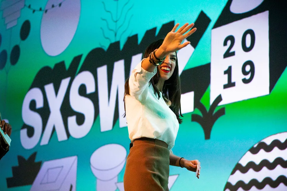 Alexandria Ocasio-Cortez, kongressrepresentant, som var trekkplaster på SXSW i fjor.
