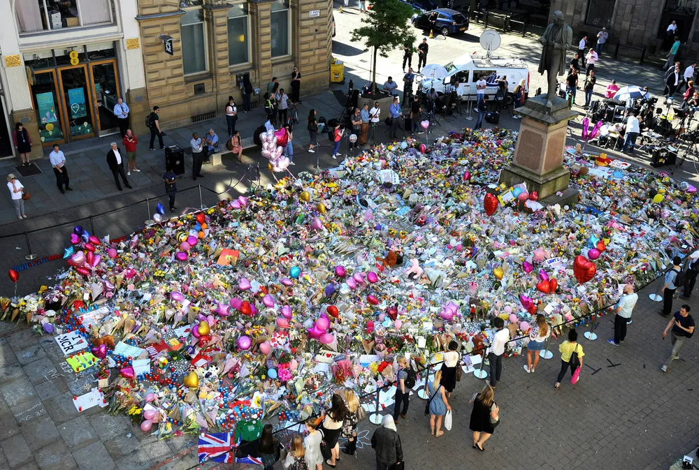 En tenåring er blant de mistenkte i forbindelse med angrepet i Manchester mandag. Foto: Rui Vieira / AP / NTB scanpix.