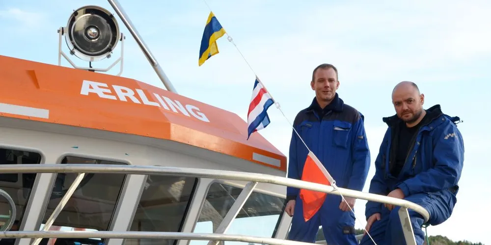 7,5 millioner var innsatsen når Jørgen Torset (t.v.) og Terje Oldervik fikk bygd «Ærling» som ble klar denne uka. Foto: Einar Lindbæk