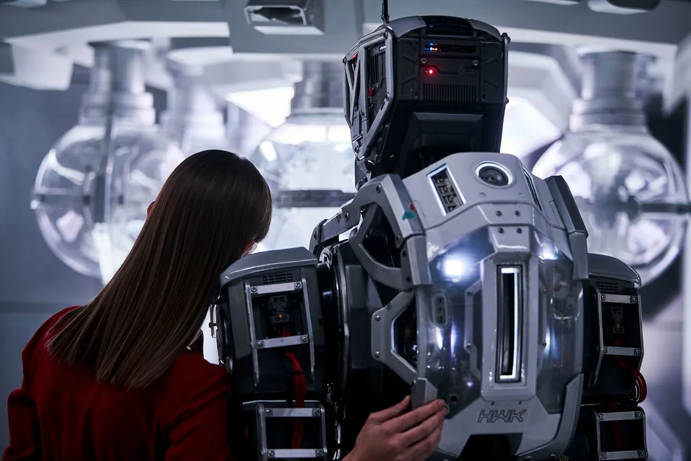Fra Netflix sci-fi serie «I am Mother».