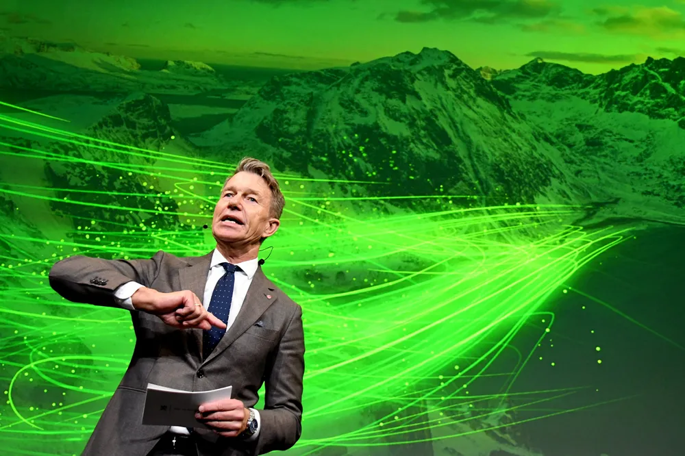 Energiminister Terje Aasland svarer vagt på hva som ville vært problemet med å slå sammen NO1, NO2 og NO5 til ett prisområde.