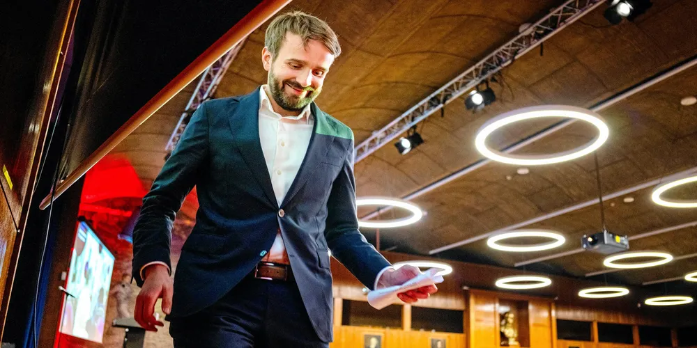 Næringsminister Jan Christian Vestre legger på moms der det passer han best.