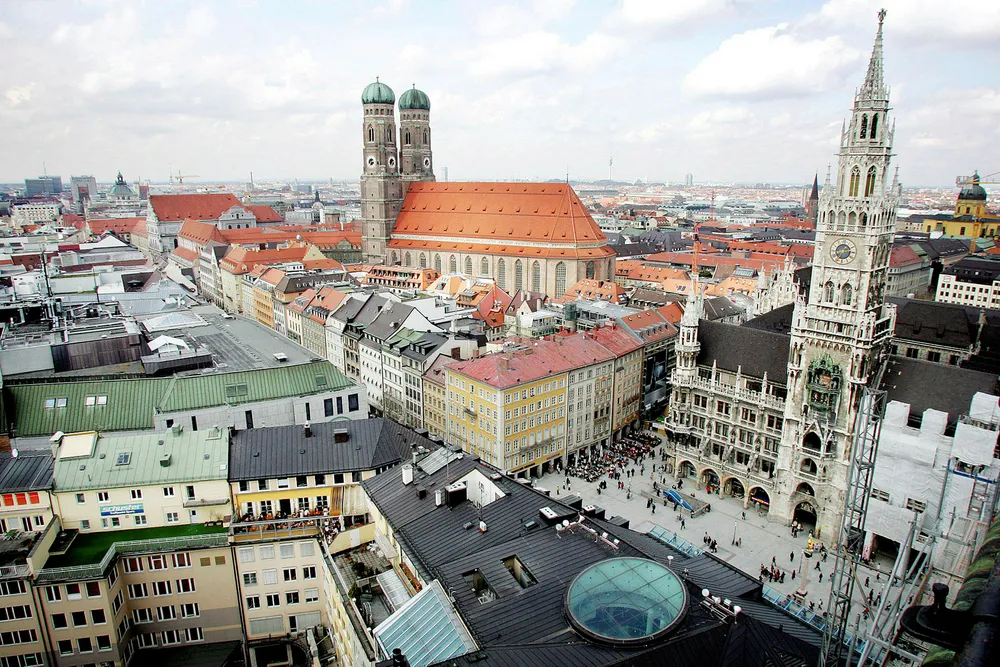 Opprullingen startet ifølge Deutsche Welle med arrestasjonen av tre tenåringsjenter som forsøkte å bryte seg inn i boliger i München-området. Foto: Diether Endlicher/Ap/NTB scanpix