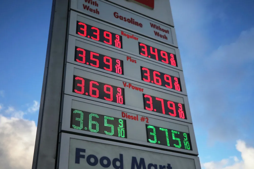 Oil down: crude prices reverse earlier gains