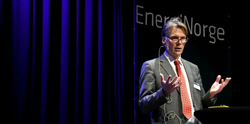 RME-sjef Ove Flataker erkjenner at RME ikke har prioritert tilsyn med dagens situasjon, men er ikke enig i at de har vært passive slik Eimund Nygaard påstår. Modernisering av kraftsystemet på europeisk nivå er blitt prioritert, forklarer han.