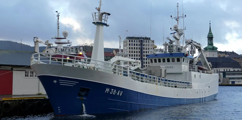 «Stormfuglen» i 2018 ved Bradbenken i Bergen, da den het «Storm 1». Før konkursåpning i april skal reder Thomas Torrissen ha solgt «Storm 1», til en kjøper i Mauritania, uten å få oppgjør.