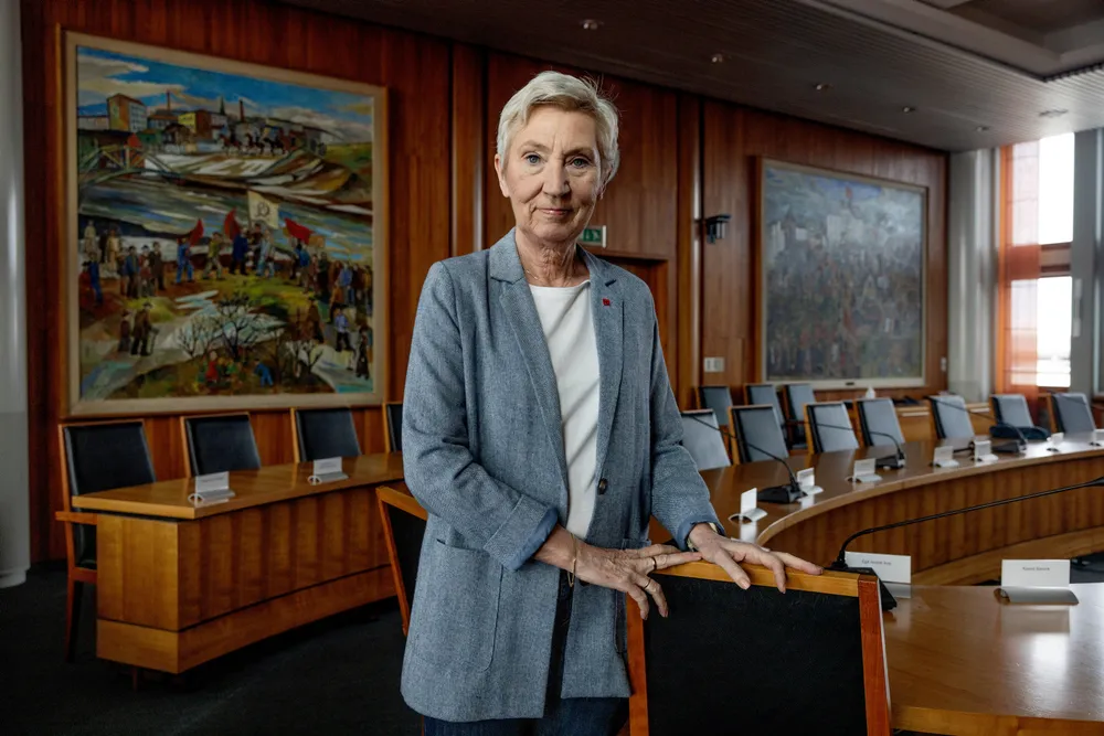 Jeg er overbevist om at det i mange tusen filippinske hjem nå sendes varme tanker til LO-leder Peggy Hessen Følsvik, skriver Jens Rugseth.