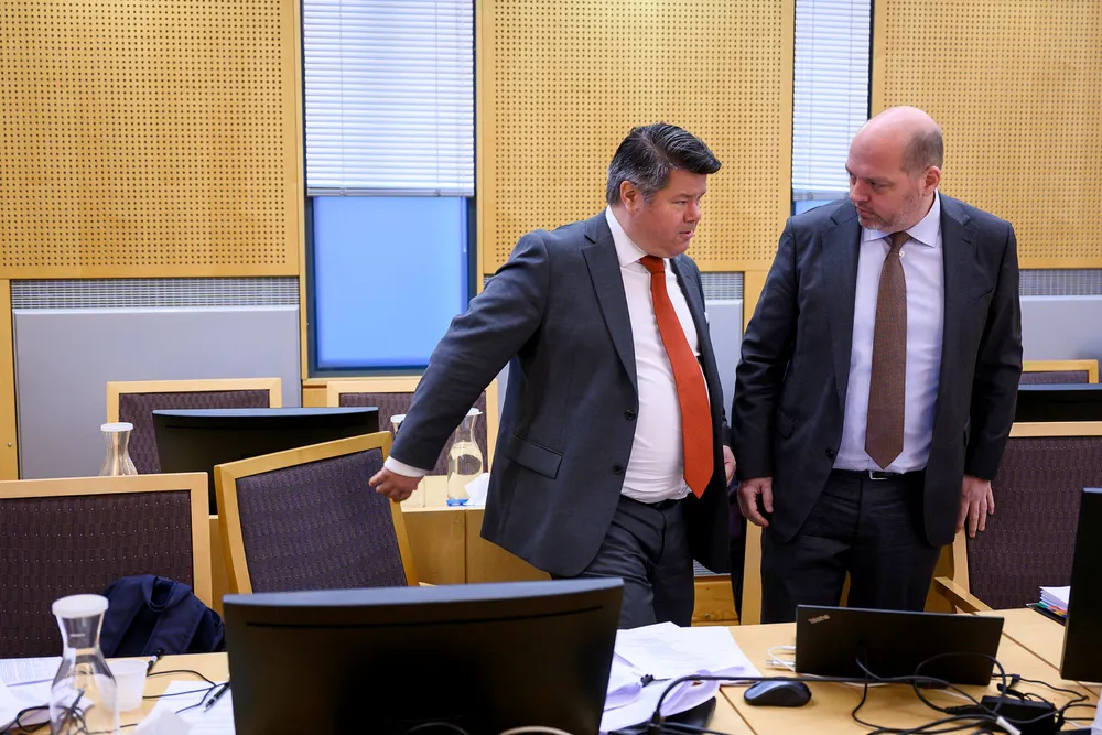 Advokatene Marcus Indrevær (til høyre) og Morten Grønvigh i Advokatfirmaet Grønvigh, Tjersland & Indrevær DA representerer saksøkerne.