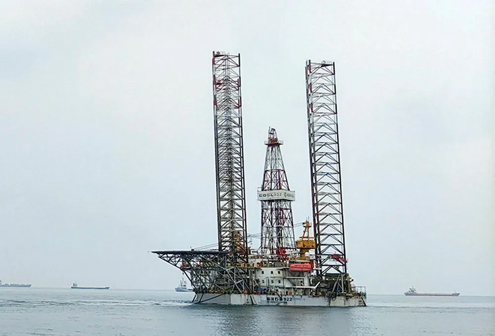Overhaul: the jack-up rig Hai Yang Shi You 922