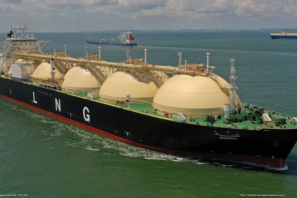 The 137,514-cbm Moss-type LNG carrier Ghasha (built 1995) had been earmarked for use as floating storage unit in India but the project failed to materialise.