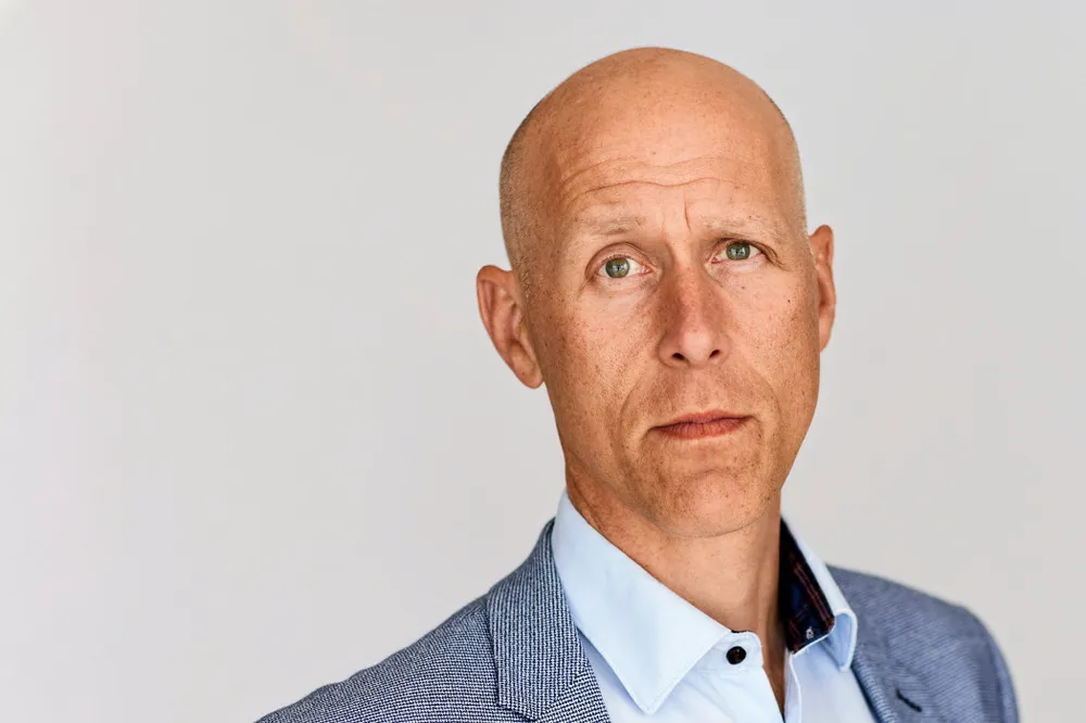 Erik Ek i Svenska kraftnät er prosjektleder for omleggingen til flytbasert markedskobling i Norden. Etter at lanseringen tidligere er blitt utsatt med nesten ett år, har han nå tro på at såkalt go-live faktisk blir 29. og 30. oktober.