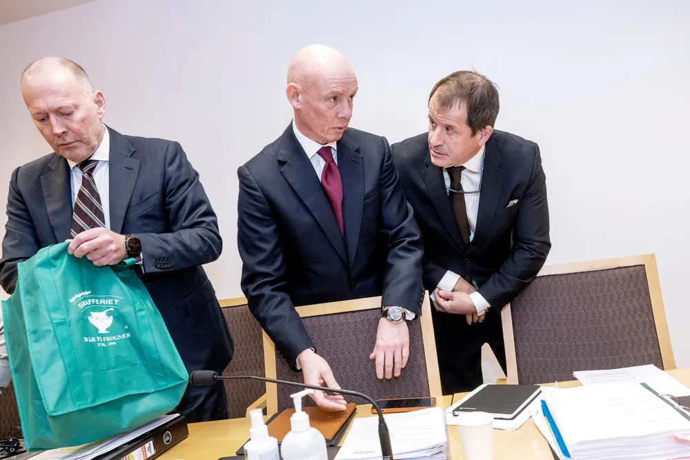Entercard mistet 4000 kunder daglig da samarbeidsavtalen med Coop gikk ut. Fra høyre: advokatene Eirik Vinje, advokat Brendan Stewart Mitchell og daglig leder Morten Gulbæk i Entercards norske filial.