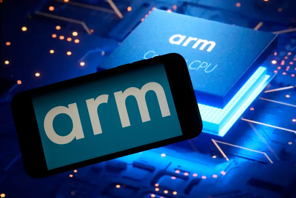 Sent onsdag kveld landet Arm Holdings og tilretteleggerne emisjonen etter å ha hentet inn nesten fem milliarder dollar. Nasdaq-børsen bekreftet at handelen vil starte i løpet av torsdag.