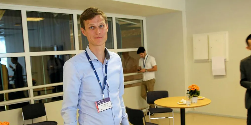 Hans Bjelland i Sintef tror ikke ingeniørene som utvikler konsepter for eksponerte oppdrettsmerder tenker nok på fisken.Foto: Arne Fenstad