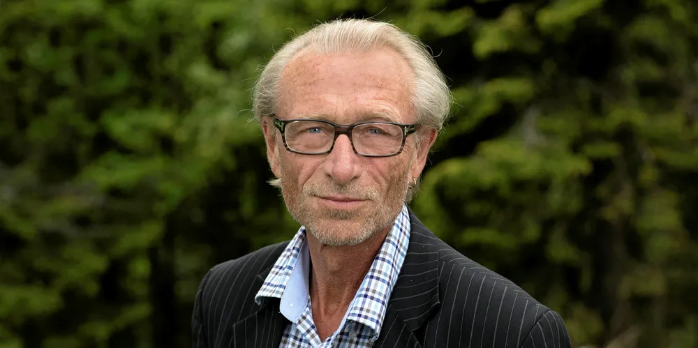 Saksbehandler for LOs kompromissforslag har vært LO-sekretær Terje O. Olsson, som sitter i LOs ledelse - som består av åtte personer.