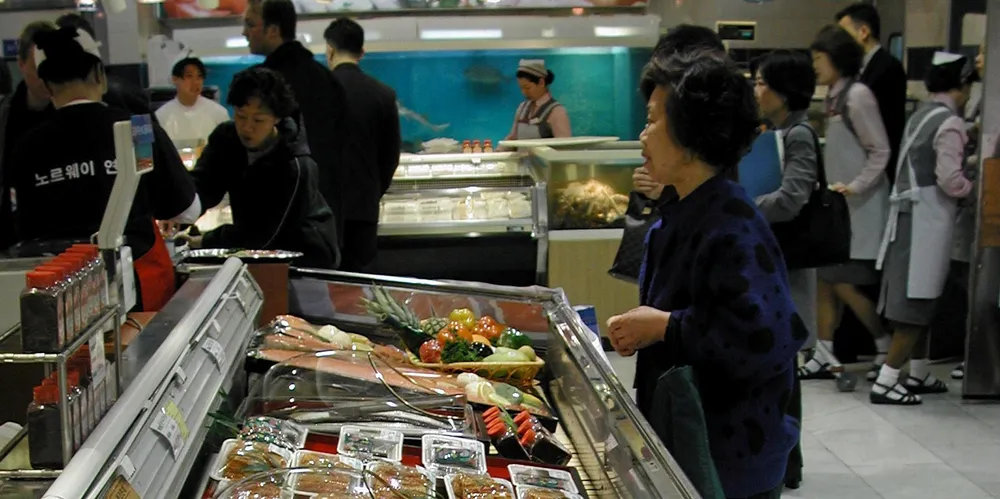 Norske fartøy har aldri landet makrell for like høye verdier som i år. Bildet er fra en fiskedisk i Japan.