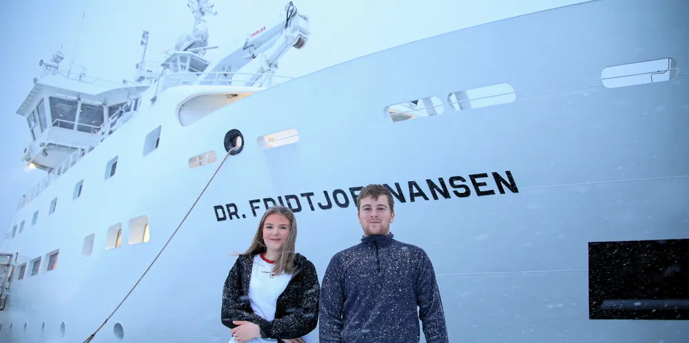 Øksnesværingene og videregåendeelevene Signe Andreassen og Sigurd Einarsen var denne uka utplassert om bord «Dr. Fridtjof Nansen».