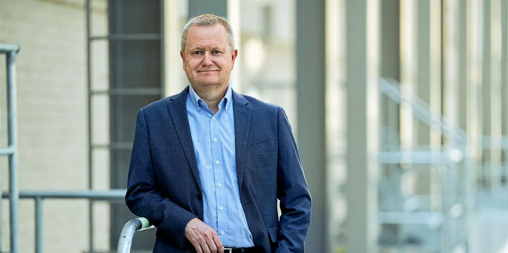 Konsernsjef Eskil Lunde Jensen i Akershus Energi kan levere fra seg et halvårsresultat som overgår de fleste helårsresultatene de siste ti årene. Lavere produksjonsvolum blir overskygget av den massive økningen i markedsprisene, og gir et meget solid resultat for første halvår.