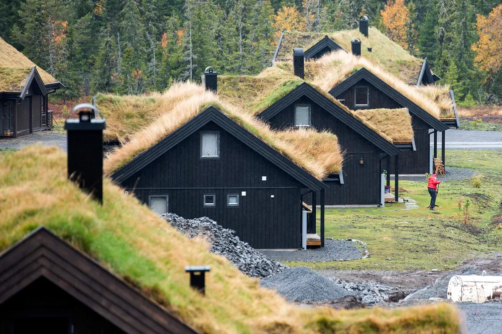Dette tyder på at når utenlandsferiene starter opp igjen, så «roer» hyttemarkedet seg ned, skriver artikkelforfatteren.