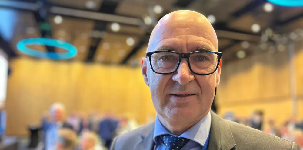 Råfisklaget ser ut til å havne i første gruppe som må følge regjeringens kommende styre-regler. Det tror administrerende direktør Svein Ove Haugland kan bli krevende.