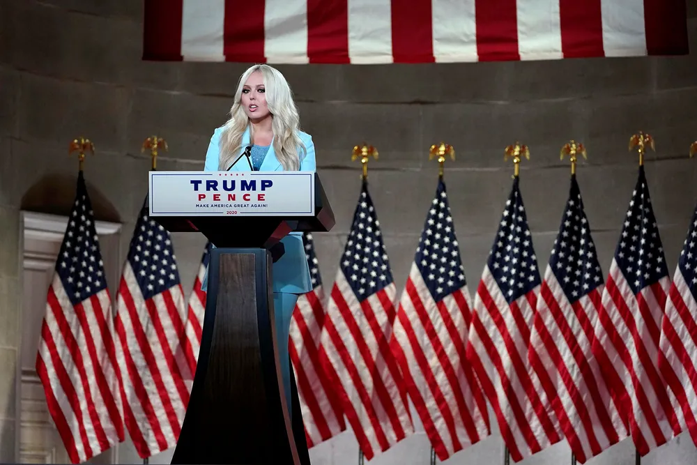Tiffany Trump anklaget i sin tale på Republikanernes landsmøte medier og teknologiselskaper for å være partiske i omtalen av faren, president Donald Trump.