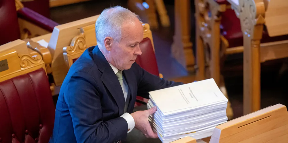 Finansminister Jan Tore Sanner legger frem statsbudsjett for 2022 i Stortinget.