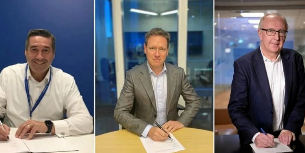 Intensjonsavtalen for det strategiske partnersamarbeidet ble signert av Allan Swan (t.v.), President of Panasonic Energy North America, Al Cook, konserndirektør for Global strategi og forretningsutvikling i Equinor, og Arvid Moss, konserndirektør for Energi og bedriftsutvikling i Hydro.