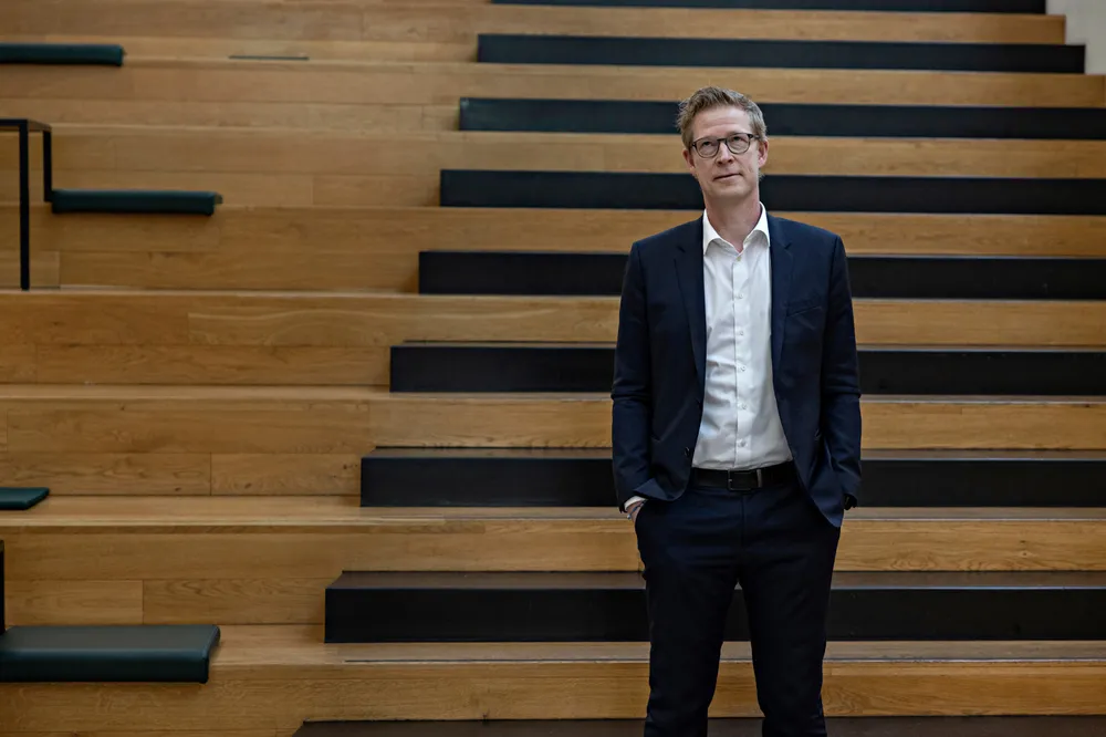De siste tre årene har Håkon Hovengen Sætres fond hatt en årlig avkastning på drøye tre prosent, mot referanseindeks på 12 prosent. Forvalteren peker på to utfordringer.