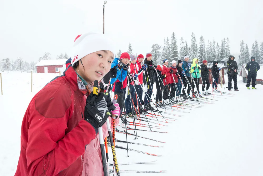Den tidligere mellomdistanseløperen Chen Junhan (18) er i Meråker i håp om å kvalifisere seg til OL på hjemmebane i 2022. 16 jenter og 21 gutter er på plass i fjellbygda for å lære kunsten å gå fort på ski.
