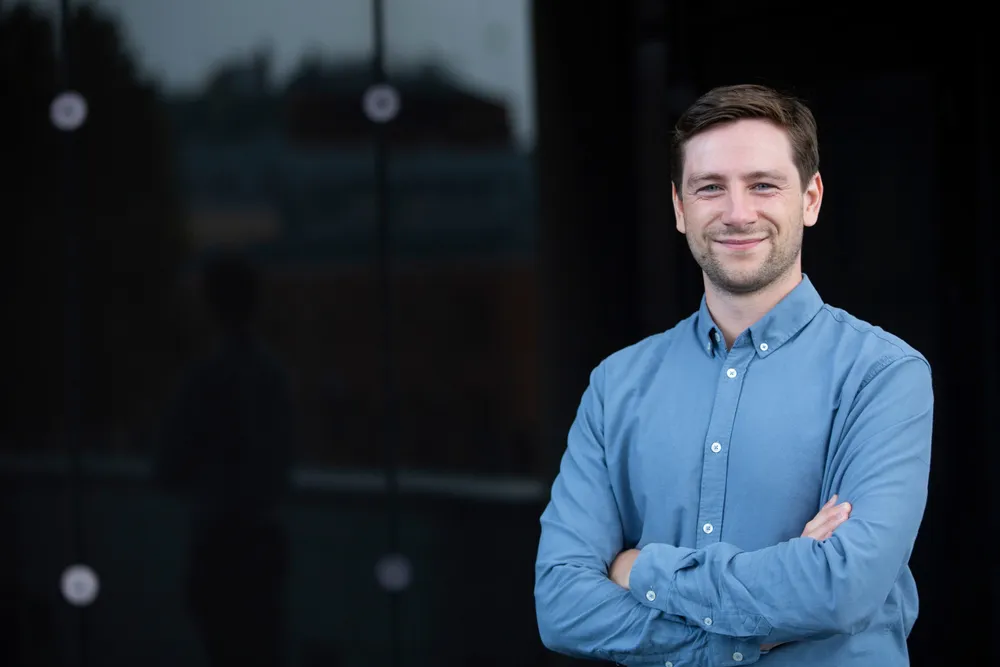Stortingsrepresentant for SV, Andreas Sjalg Unneland, mener advokatpraksis bør få større konsekvenser.