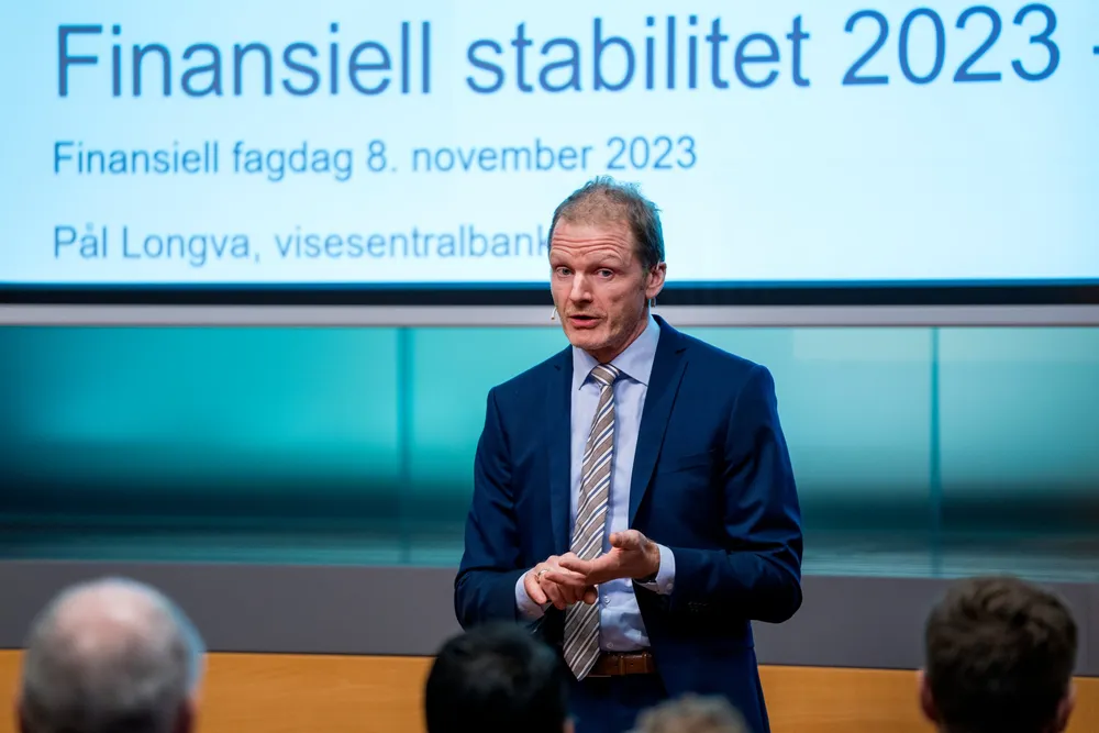 Situasjonen er krevende for Norges Bank nå, skriver Hilde C. Bjørnland. Visesentralbanksjef Pål Longva (bildet) skal fremlegge Norges Banks rentebeslutning torsdag.