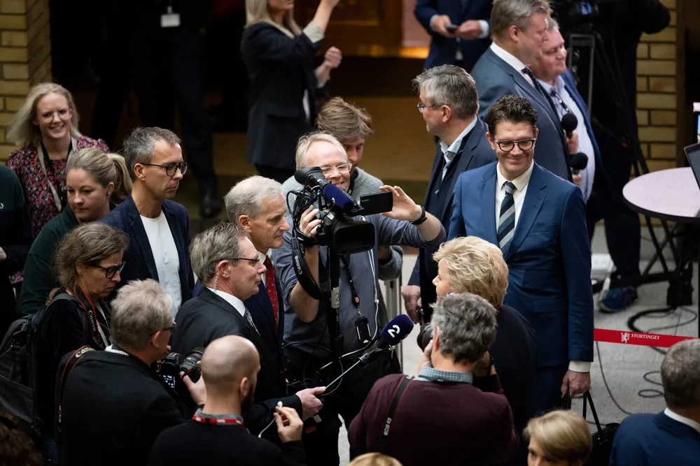 Politisk eksponerte personer og deres nærstående er ekstra eksponert for å ta dårlige beslutninger, skriver Terje Bergem og Arne Johansen.